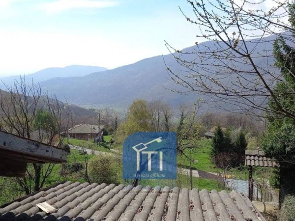casa indipendente in vendita a Pont Canavese