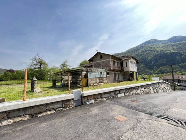 casa indipendente in vendita a Pont Canavese