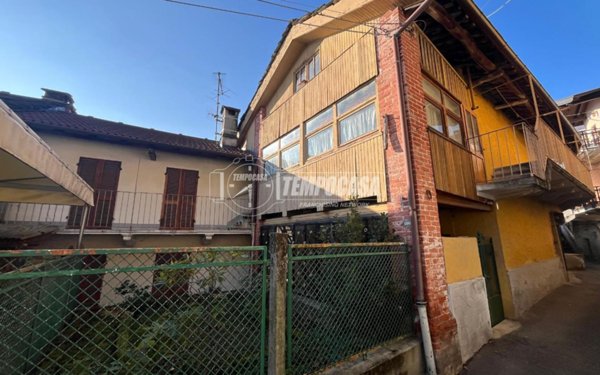casa indipendente in vendita a Pont Canavese