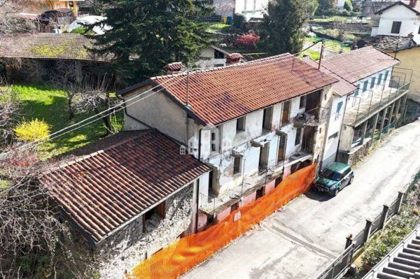casa indipendente in vendita a Pont Canavese