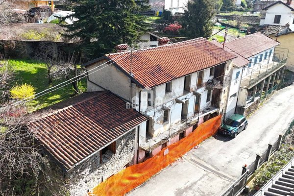 casa indipendente in vendita a Pont Canavese