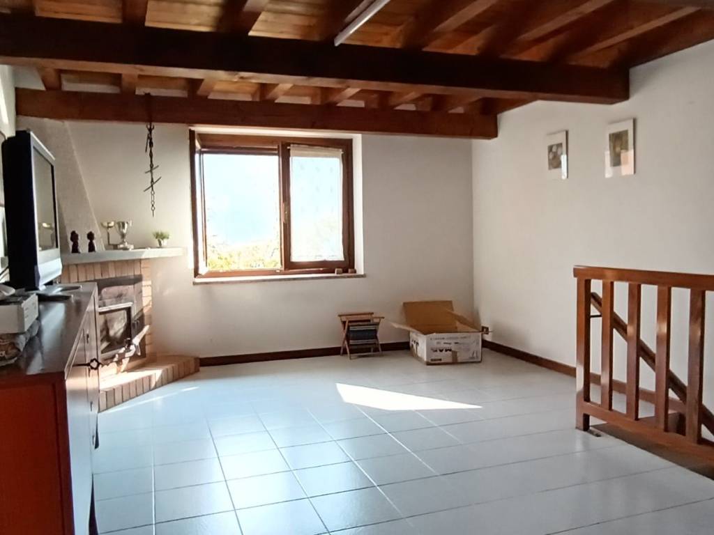 casa indipendente in vendita a Pont Canavese