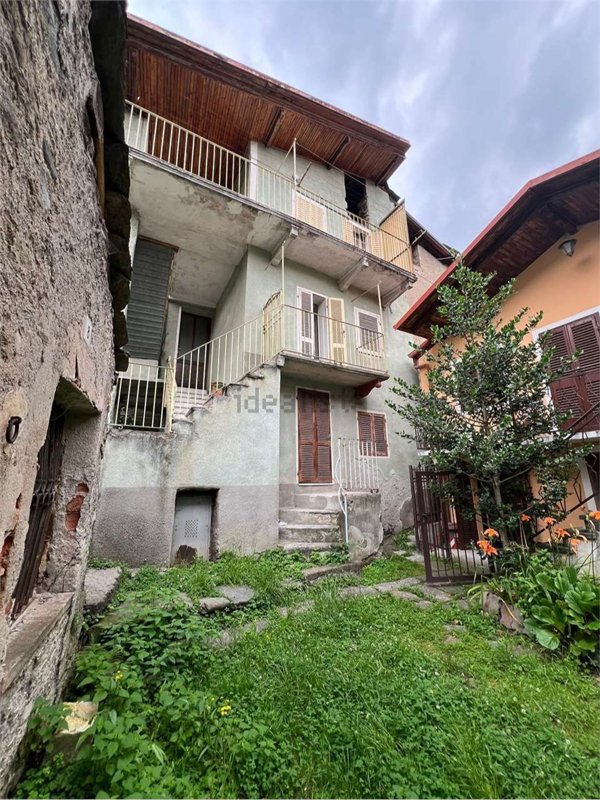 casa indipendente in vendita a Pont Canavese