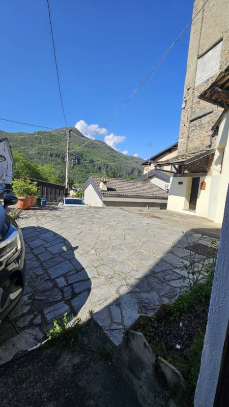 casa indipendente in vendita a Pont Canavese