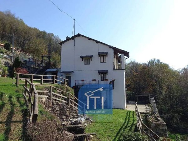 casa indipendente in vendita a Pont Canavese