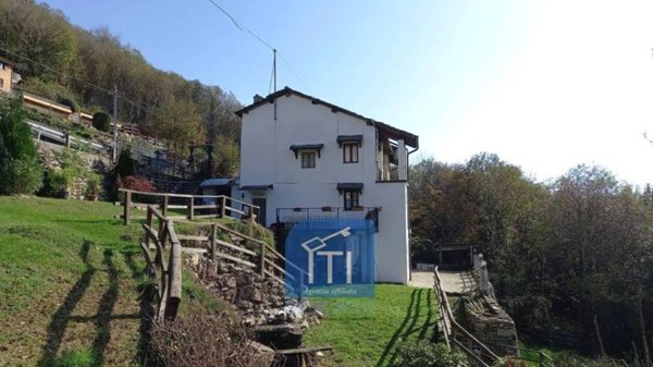 casa indipendente in vendita a Pont Canavese