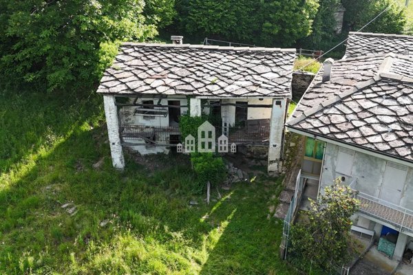 casa indipendente in vendita a Pont Canavese