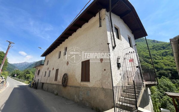 appartamento in vendita a Pont Canavese