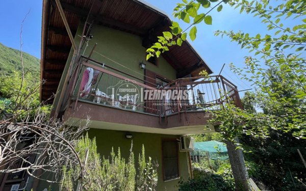 casa indipendente in vendita a Pont Canavese