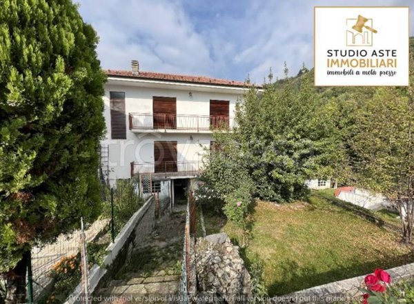 casa indipendente in vendita a Pont Canavese