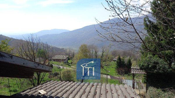 casa indipendente in vendita a Pont Canavese