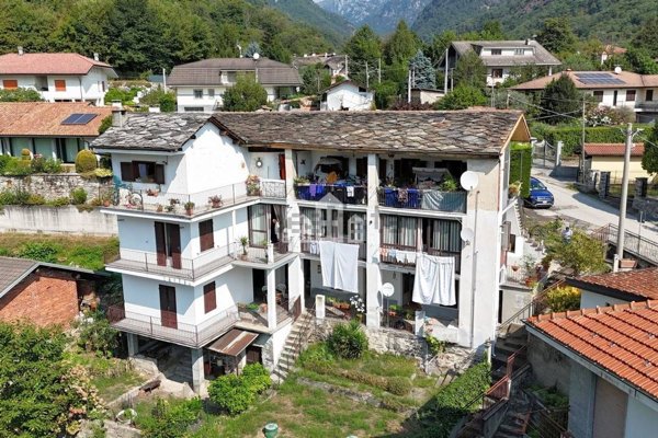 casa indipendente in vendita a Pont Canavese