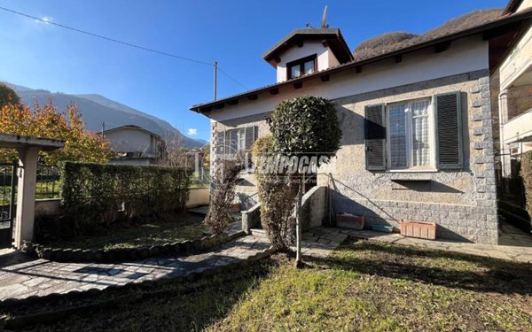 casa indipendente in vendita a Pont Canavese