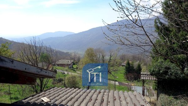 casa indipendente in vendita a Pont Canavese