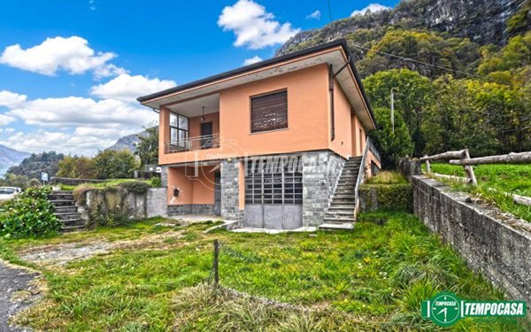 casa indipendente in vendita a Pont Canavese