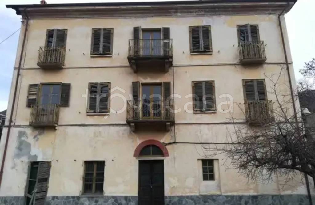 appartamento in vendita a Pont Canavese