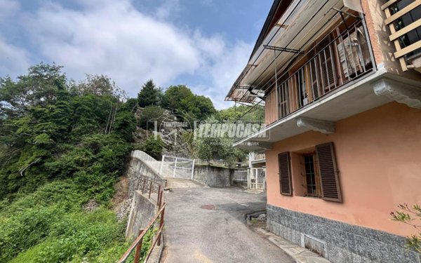 casa indipendente in vendita a Pont Canavese