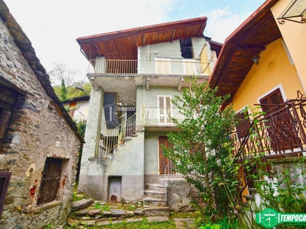 casa indipendente in vendita a Pont Canavese