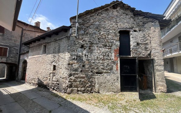 casa semindipendente in vendita a Pont Canavese