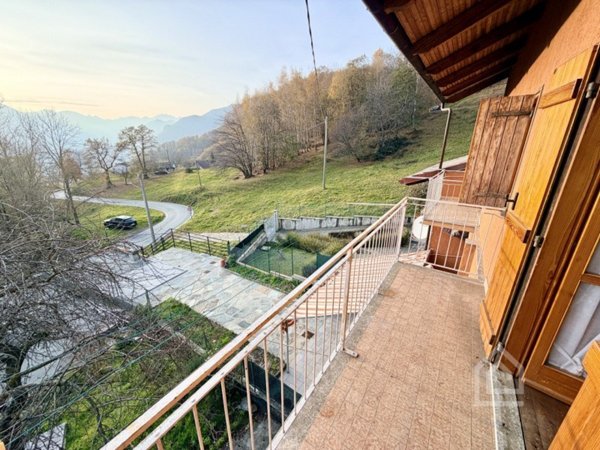 casa indipendente in vendita a Pont Canavese