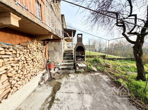 casa indipendente in vendita a Pont Canavese