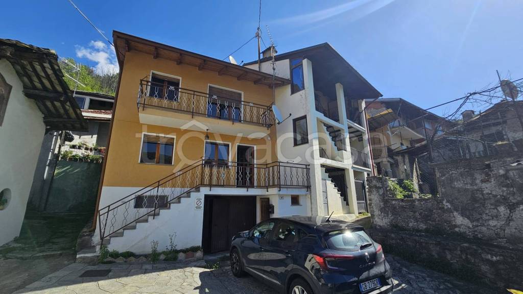 appartamento in vendita a Pont Canavese