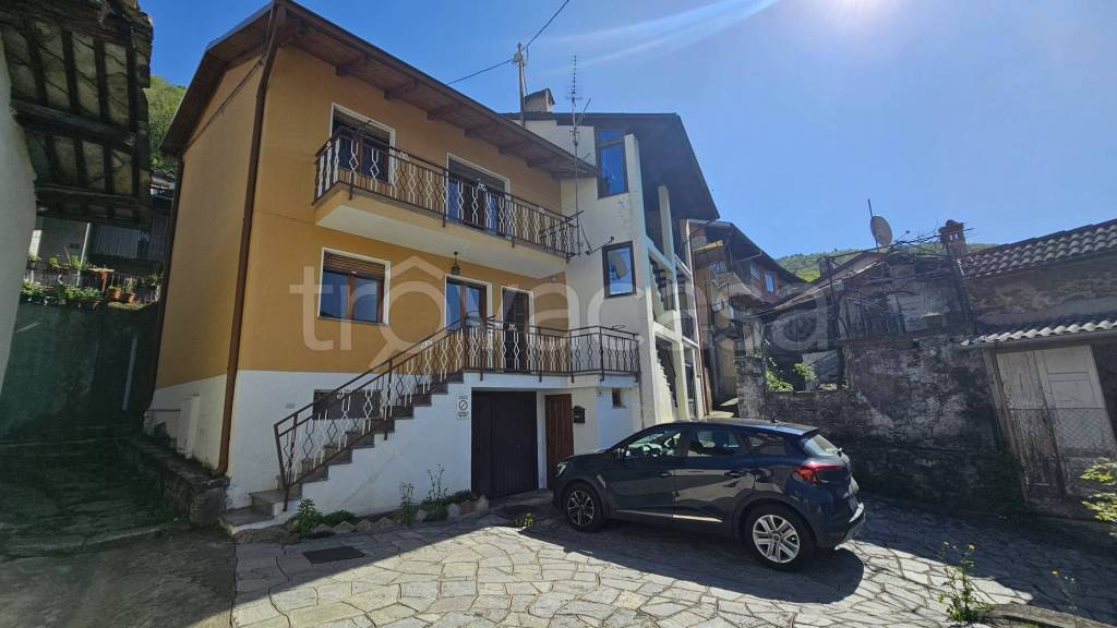 appartamento in vendita a Pont Canavese