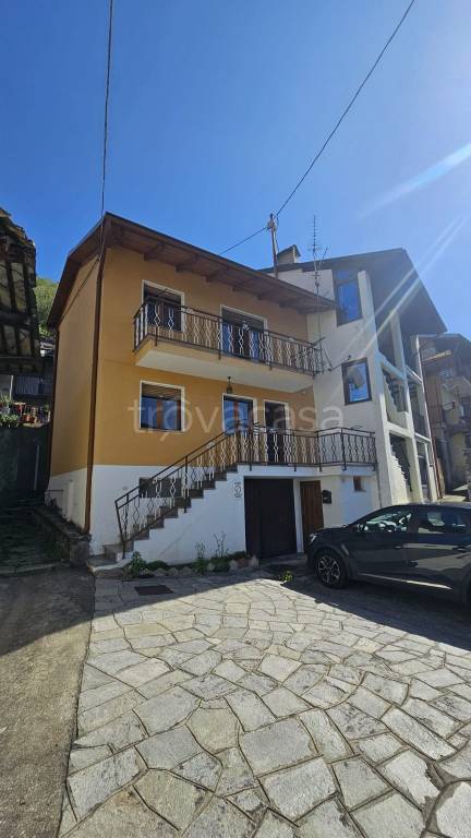 appartamento in vendita a Pont Canavese