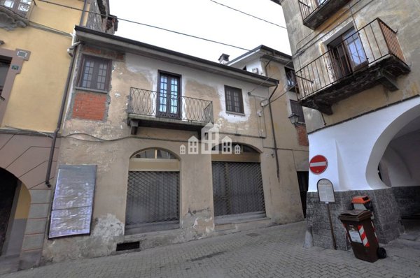 casa indipendente in vendita a Pont Canavese