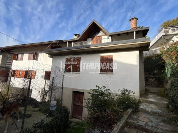 casa indipendente in vendita a Pont Canavese