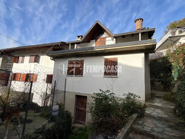 casa indipendente in vendita a Pont Canavese