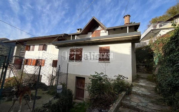 casa indipendente in vendita a Pont Canavese