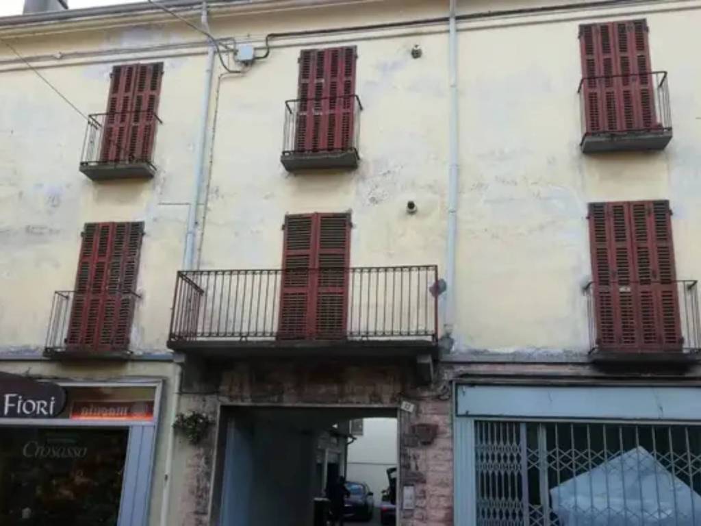 intera palazzina in vendita a Pont Canavese