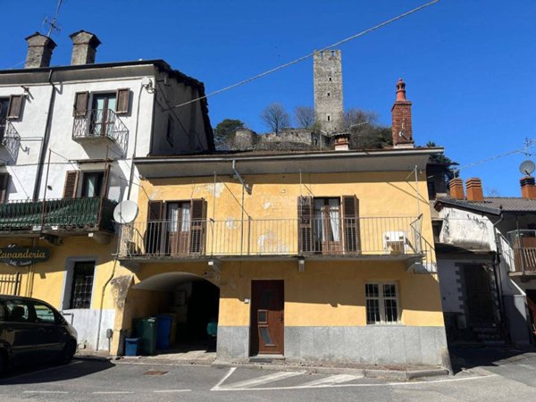casa indipendente in vendita a Pont Canavese