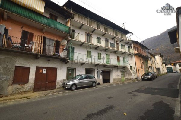 casa indipendente in vendita a Pont Canavese