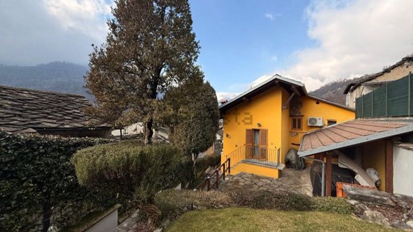 casa indipendente in vendita a Pont Canavese