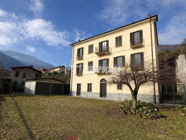 casa indipendente in vendita a Pont Canavese