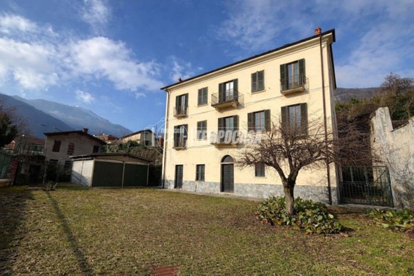casa indipendente in vendita a Pont Canavese