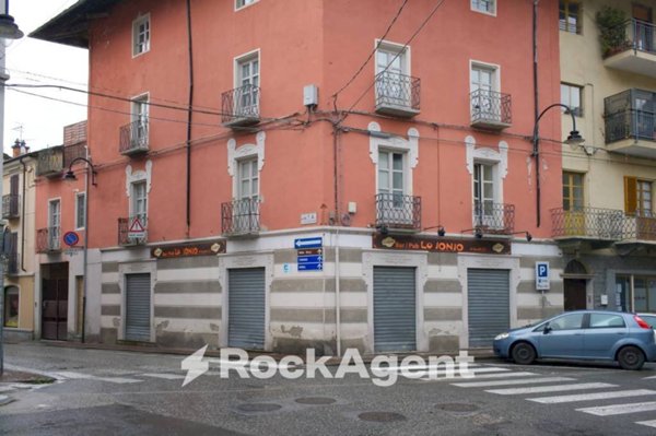 negozio in vendita a Pont Canavese