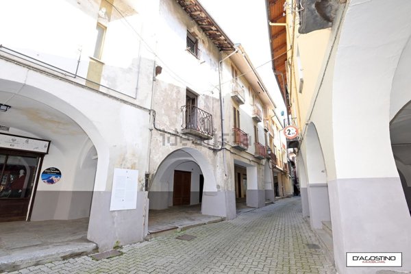 casa indipendente in vendita a Pont Canavese