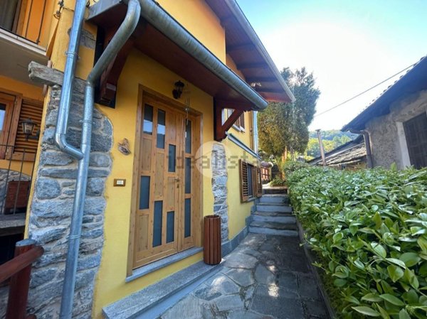 casa semindipendente in vendita a Pont Canavese