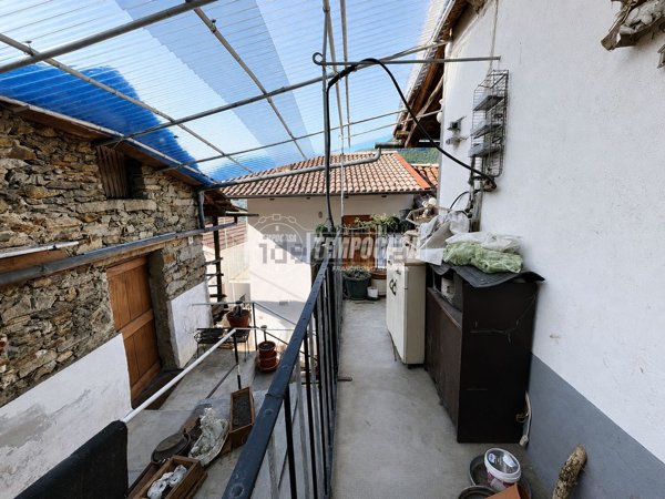 casa indipendente in vendita a Pont Canavese