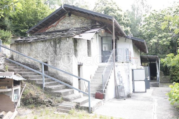 casa indipendente in vendita a Pont Canavese