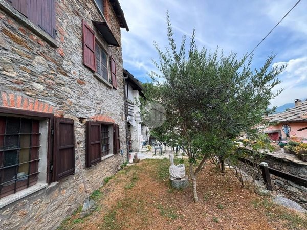 casa indipendente in vendita a Pont Canavese