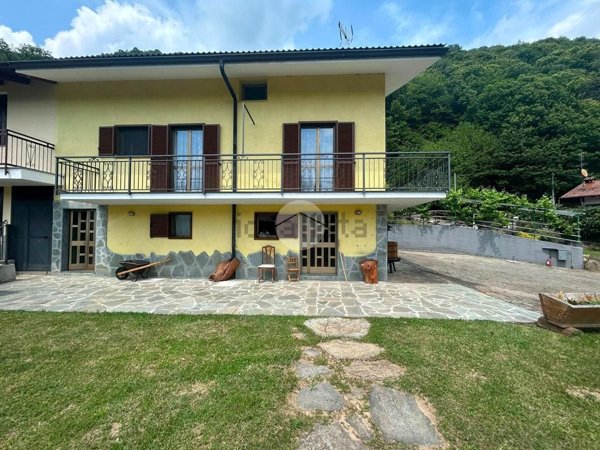 casa indipendente in vendita a Pont Canavese