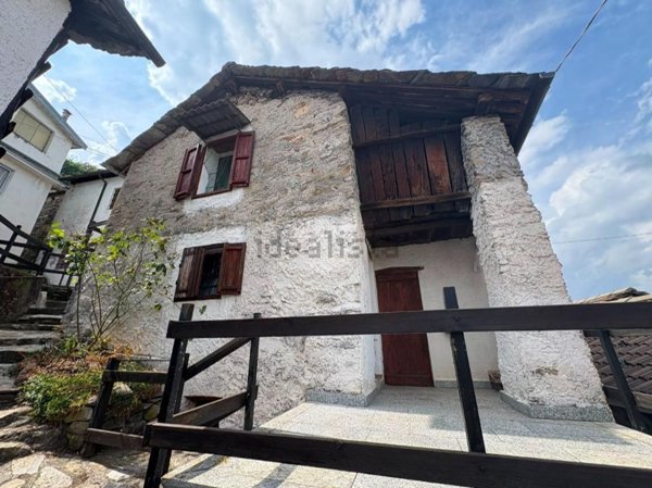 casa indipendente in vendita a Pont Canavese