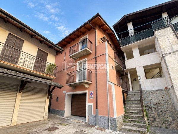 casa indipendente in vendita a Pont Canavese