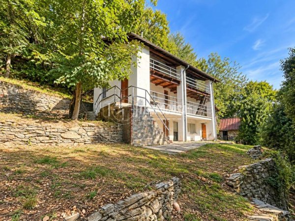 casa indipendente in vendita a Pont Canavese