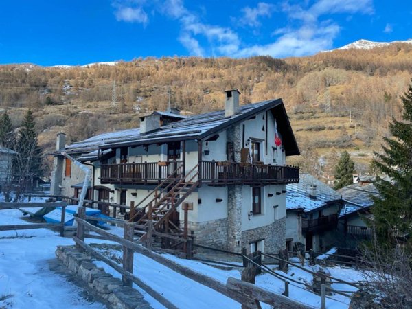 appartamento in vendita a Pragelato in zona Souchères Basses