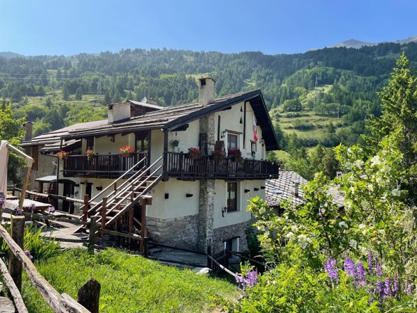 appartamento in vendita a Pragelato in zona Souchères Basses